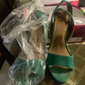 Color block pumps, still in good condition